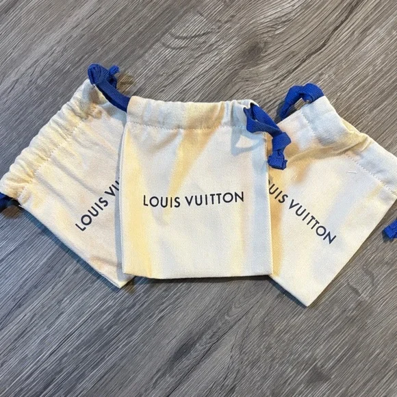 Louis Vuitton Orange Boxes with White Ribbons - Picture 5 of 6